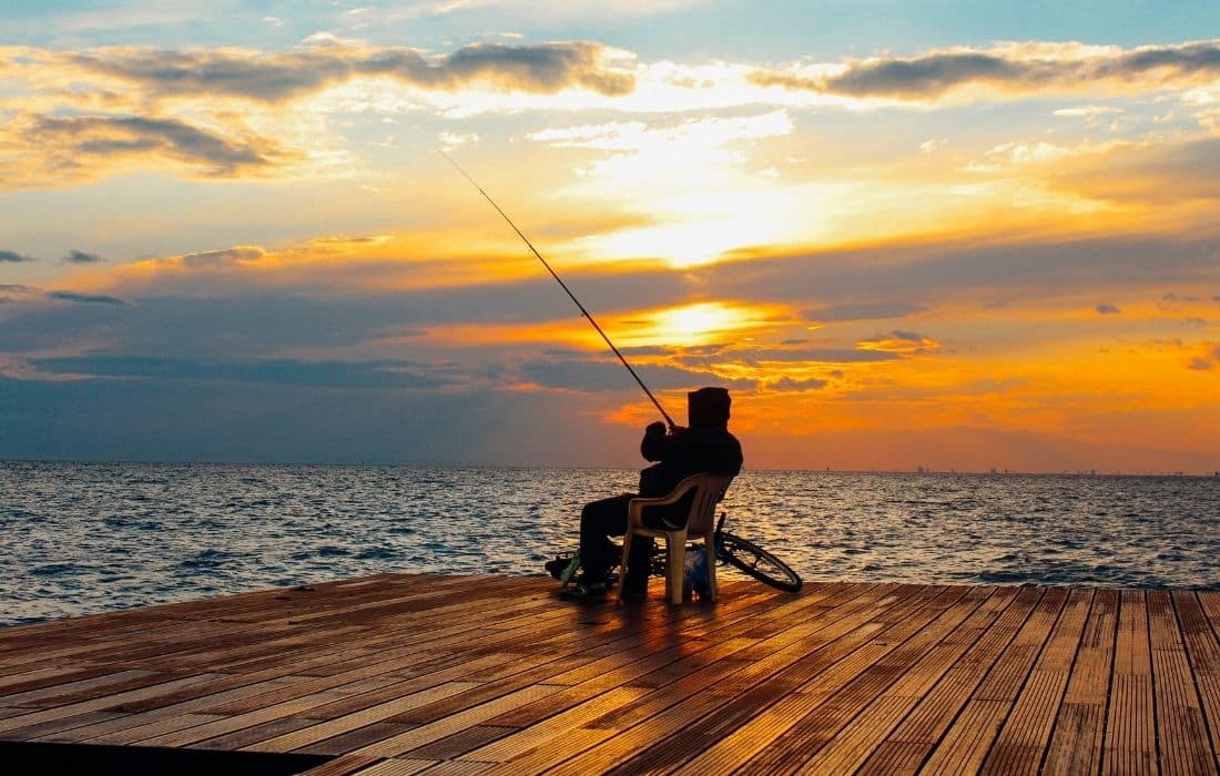 How to hold a fishing rod 7 Tips On How To Hold a Fishing Rod